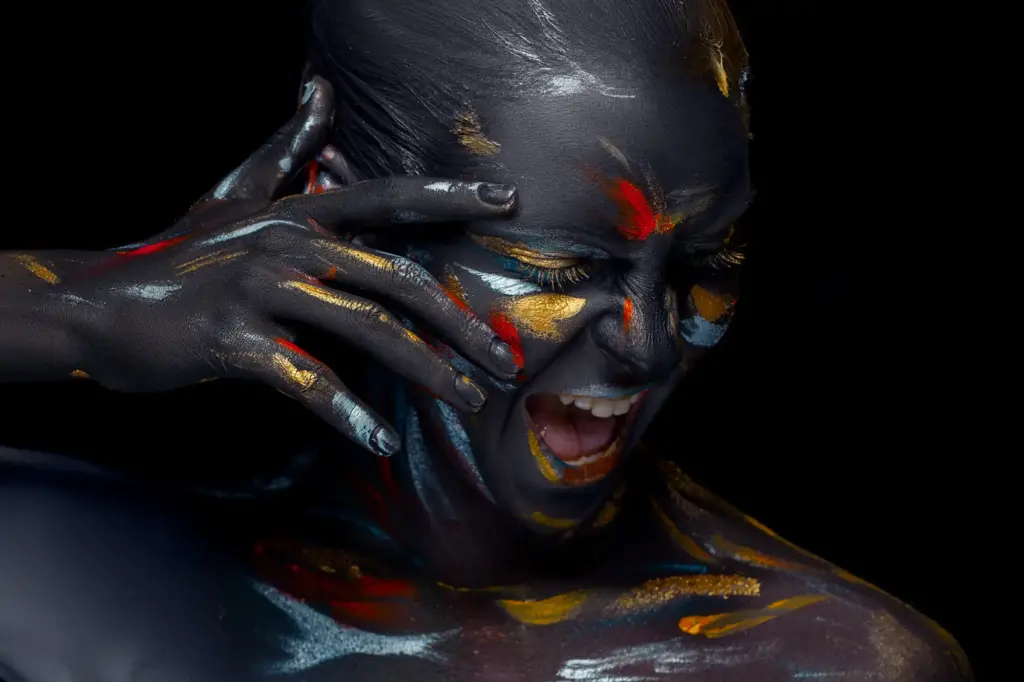 girl with painted face webdesign